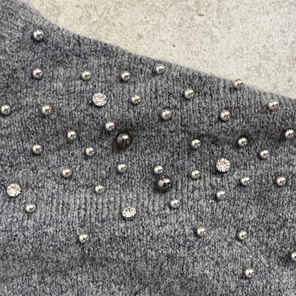 Women’s Sweater Set - Picture 6 of 8